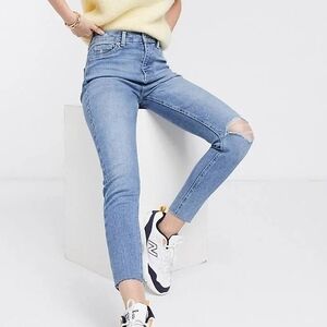 🌸 $10 SALE NWT New Look Molly Busted Knee High Rise Ankle Grazer Blue Jeans 8